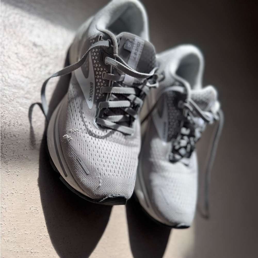 Brooks Ghost Gray Athletic Shoes